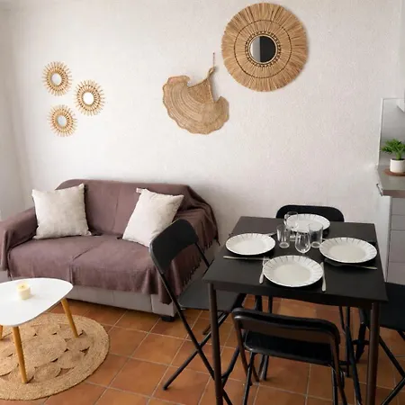Mazet Avec Piscine Collective بيت للعطل *