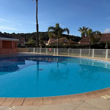 بيت للعطل Mazet Avec Piscine Collective