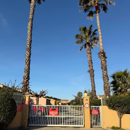 Mazet Avec Piscine Collective Hébergement de vacances *
